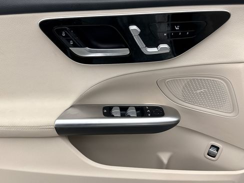 Used 2022 Mercedes-Benz C 300 4MATIC Sedan image 6