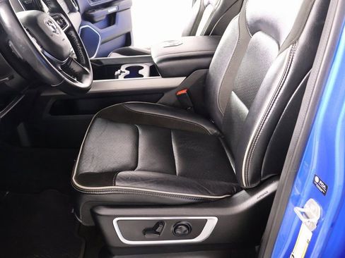 Used 2024 RAM 1500 Laramie image 12