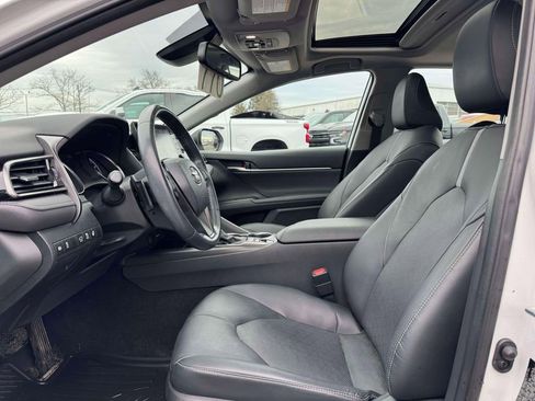 Used 2021 Toyota Camry XSE w/ Navigation Upgrade Package image 13