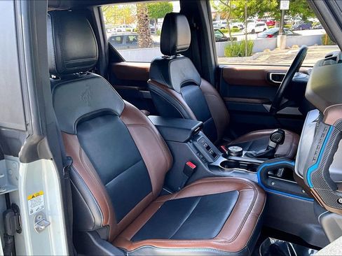 Used 2023 Ford Bronco Outer Banks AWD/4WD image 8