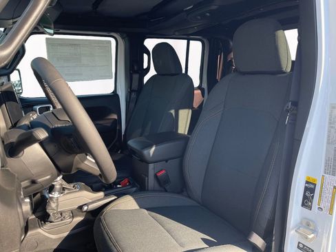 New 2026 Jeep Gladiator Sport image 9