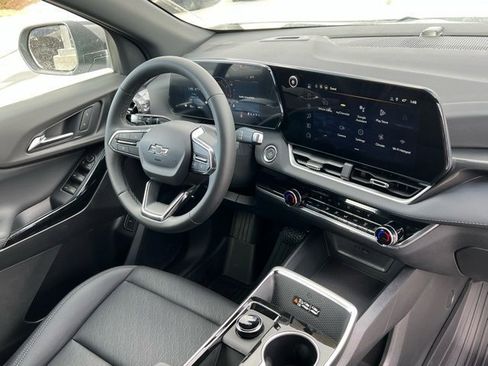 New 2026 Chevrolet Equinox LT w/ Convenience Package II image 23