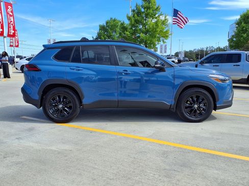 Used 2026 Toyota Corolla Cross LE image 4