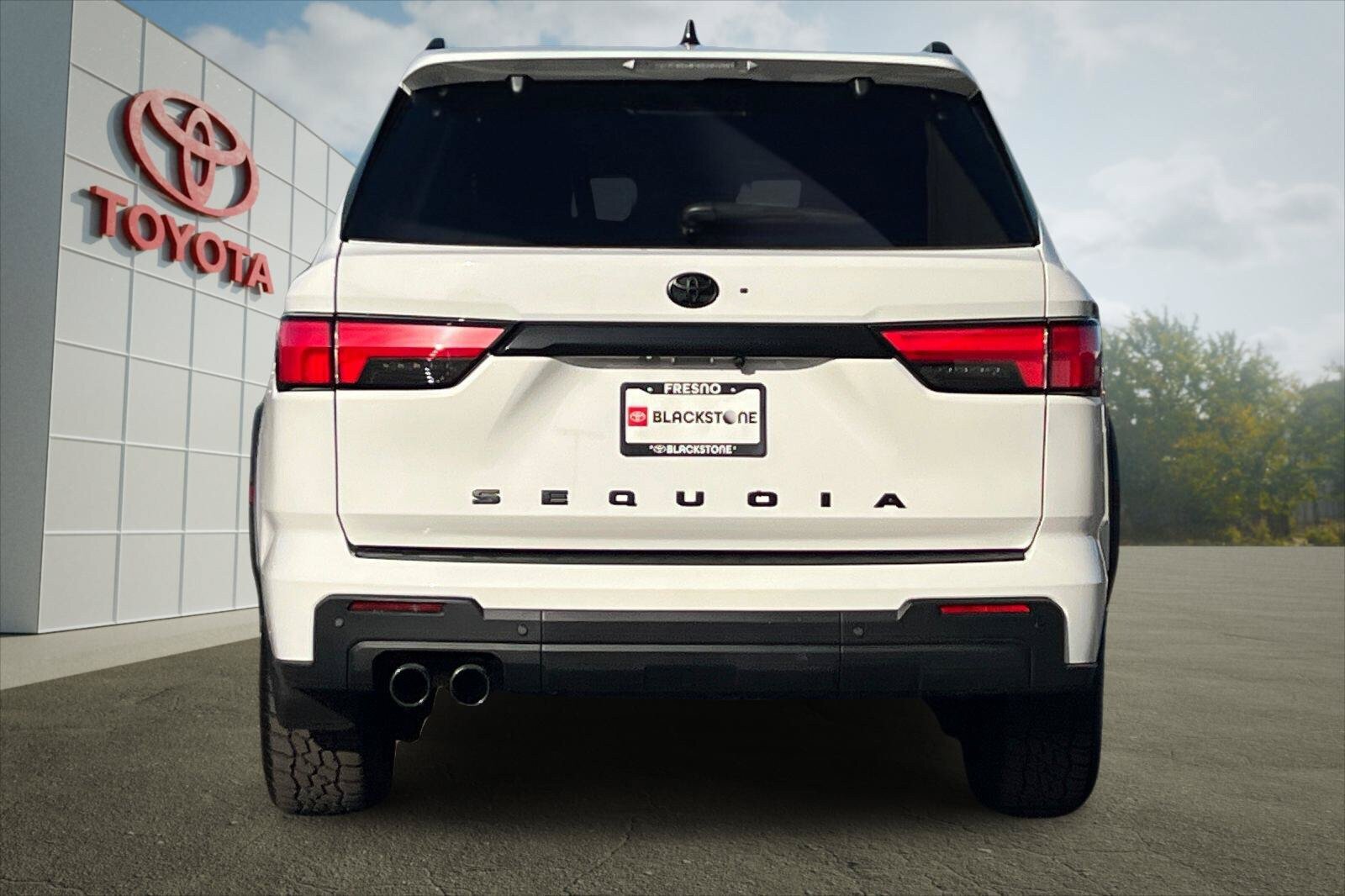 Used 2024 Toyota Sequoia TRD Pro AWD/4WD image 4