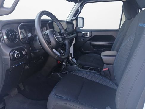 Used 2024 Jeep Wrangler Unlimited Rubicon 4xe AWD/4WD image 19