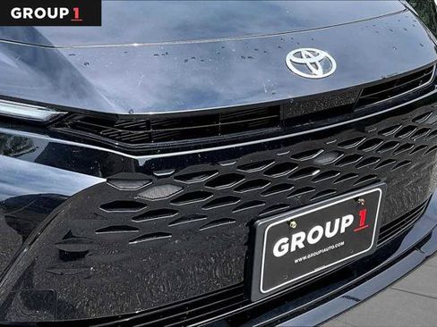 Certified 2025 Toyota Crown Signia AWD/4WD image 32
