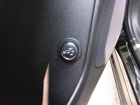 Used 2020 Chevrolet Blazer LT image 10