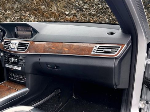 Used 2015 Mercedes-Benz E 350 4MATIC Sedan image 13