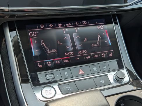 Used 2019 Audi Q8 Premium Plus w/ Premium Plus AWD/4WD image 31
