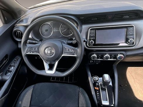 Used 2020 Nissan Kicks S FWD image 8