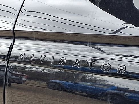 Used 2025 Lincoln Navigator L Reserve w/ Jet Appearance Package image 30