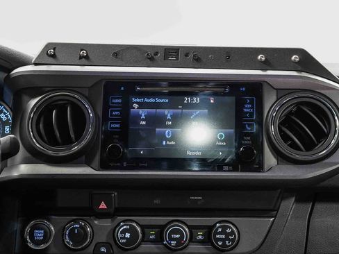 Used 2019 Toyota Tacoma TRD Off-Road w/ Technology Package AWD/4WD image 14