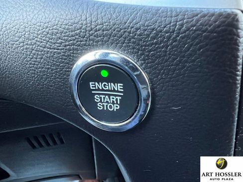 Used 2024 Ford Edge SE image 30