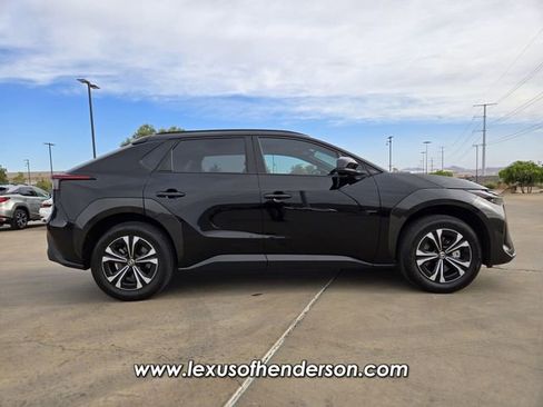 Used 2025 Toyota bZ4X AWD w/ Weather Package image 7