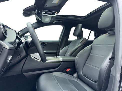 Used 2024 Mercedes-Benz GLC 300 4MATIC image 33