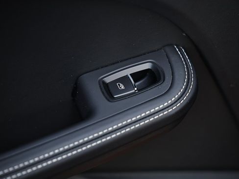 Used 2024 Porsche Macan GTS image 23