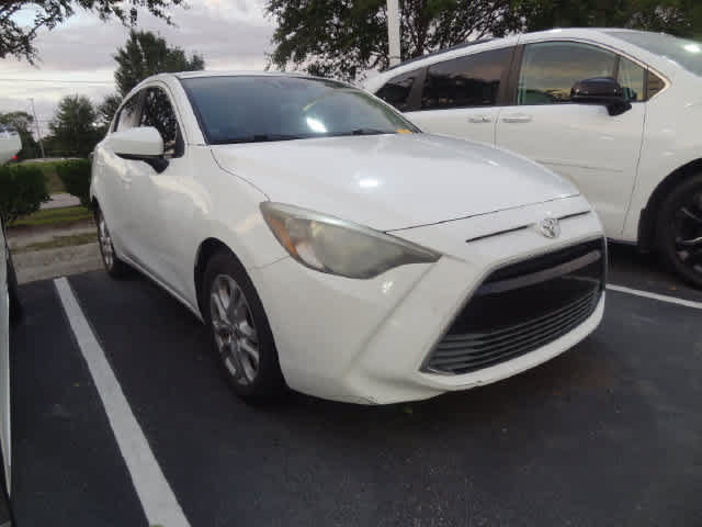 Used 2017 Toyota Yaris iA FWD image 3