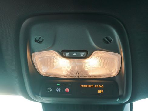 Used 2024 Chevrolet Colorado LT w/ LT Convenience Package III AWD/4WD image 31