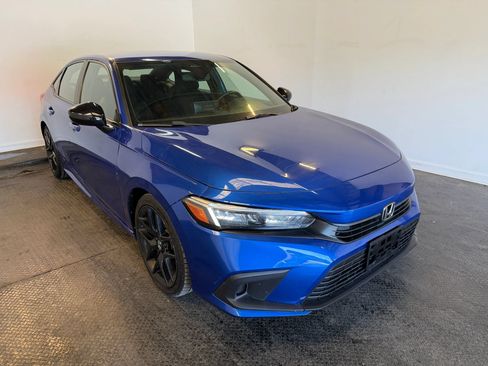 Used 2022 Honda Civic Sport image 2