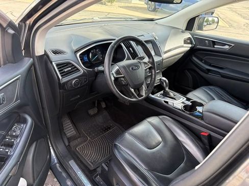 Used 2016 Ford Edge Titanium w/ Technology Package AWD/4WD image 10