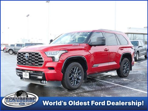 Used 2024 Toyota Sequoia Platinum image 1