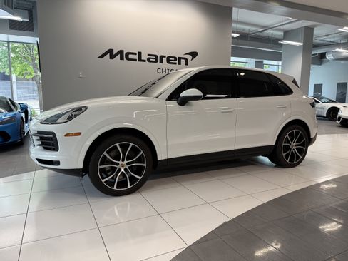 Used 2023 Porsche Cayenne AWD/4WD image 1