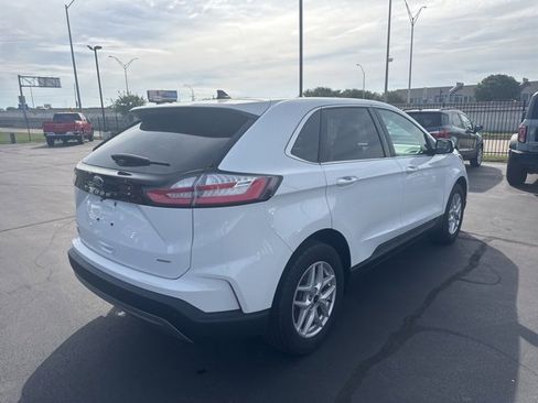 Used 2024 Ford Edge SEL image 3