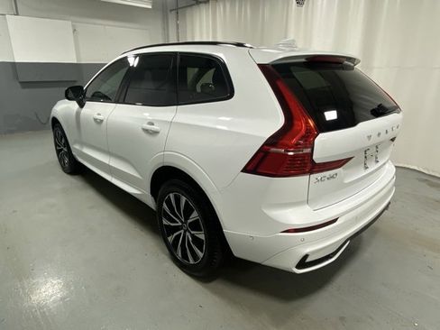 Used 2025 Volvo XC60 B5 Plus image 2