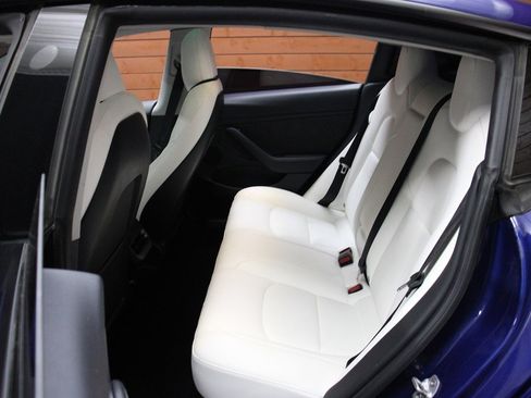 Used 2022 Tesla Model 3 Performance image 31