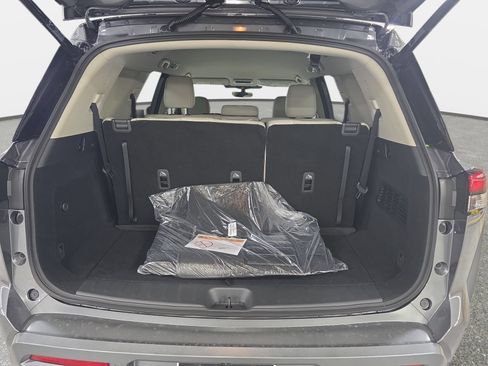 New 2026 Nissan Pathfinder SL FWD image 12