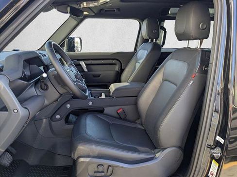 Used 2023 Land Rover Defender 90 X-Dynamic SE image 17