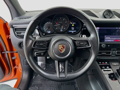 Certified 2023 Porsche Macan AWD/4WD image 12