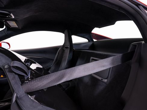 Used 2024 McLaren Artura RWD image 20