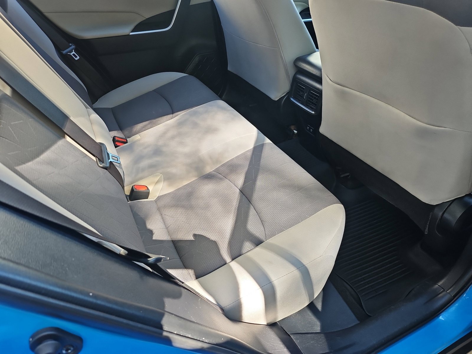 Used 2019 Toyota RAV4 XLE w/ Convenience Package FWD image 30