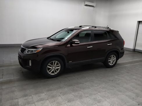 Used 2014 Kia Sorento LX w/ Premium Package AWD/4WD image 2