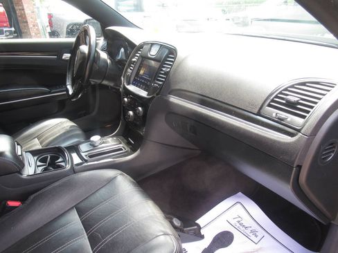 Used 2018 Chrysler 300 S w/ 300S Premium Group AWD/4WD image 6