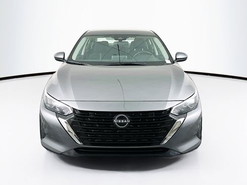 Used 2024 Nissan Sentra SV image 2