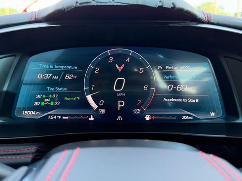 Used 2024 Chevrolet Corvette Stingray Premium Cpe w/ Body-Color Dual Roof Package RWD image 27