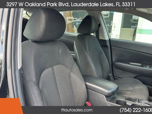 Used 2017 Kia Optima LX FWD image 21