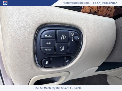 Used 2005 Jaguar XJ8 L image 26