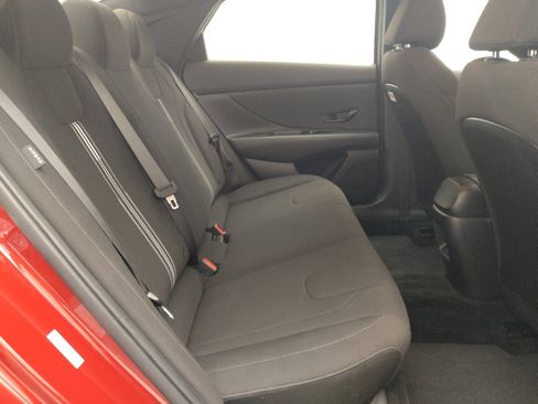 Used 2025 Hyundai Elantra Sport FWD image 19