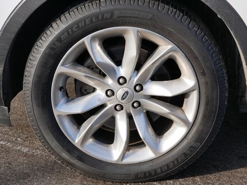 Used 2014 Ford Explorer XLT w/ Equipment Group 202A image 5