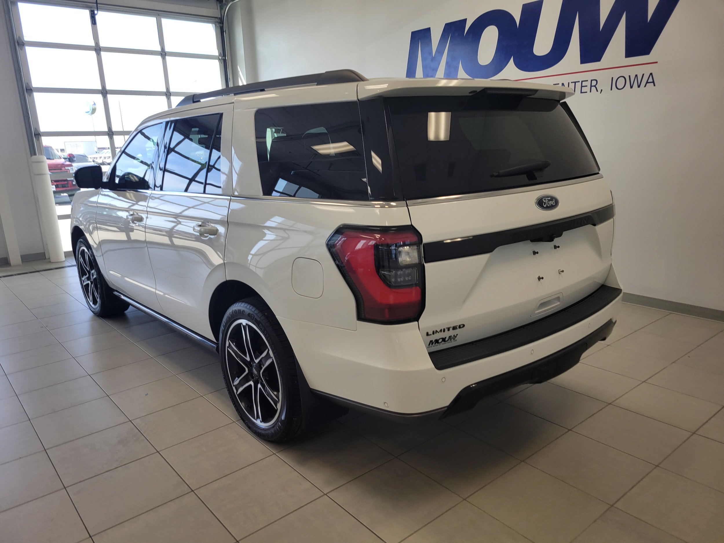 Used 2020 Ford Expedition Limited w/ Equipment Group 303A AWD/4WD image 6