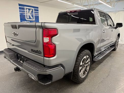 Used 2024 Chevrolet Silverado 1500 High Country w/ High Country Premium Package AWD/4WD image 2