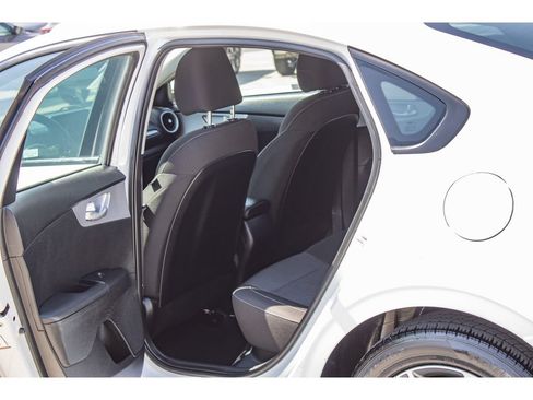 Used 2024 Kia Forte LXS w/ LXS Technology Package FWD image 14
