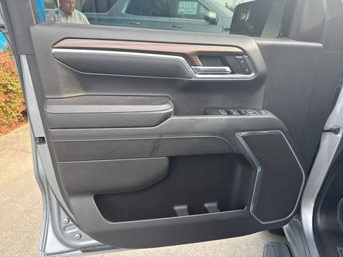 Used 2024 Chevrolet Silverado 1500 LT image 11