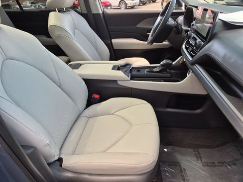 Used 2025 Toyota Grand Highlander AWD Hybrid image 31