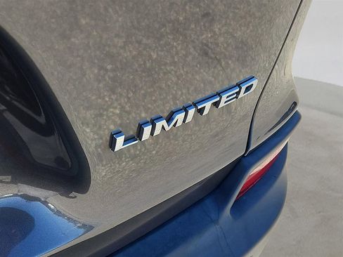 Used 2019 Jeep Cherokee Limited image 4