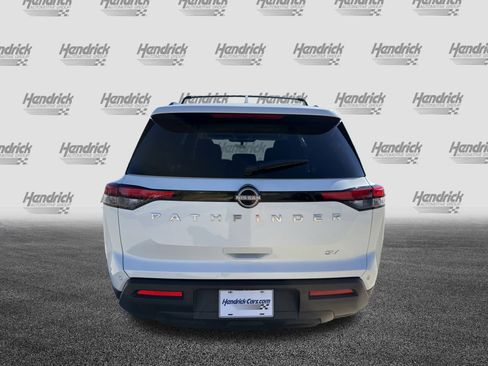Used 2022 Nissan Pathfinder SV image 9