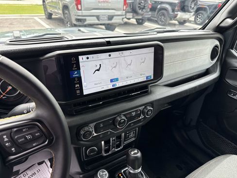 Used 2024 Jeep Wrangler Unlimited Sport AWD/4WD image 22